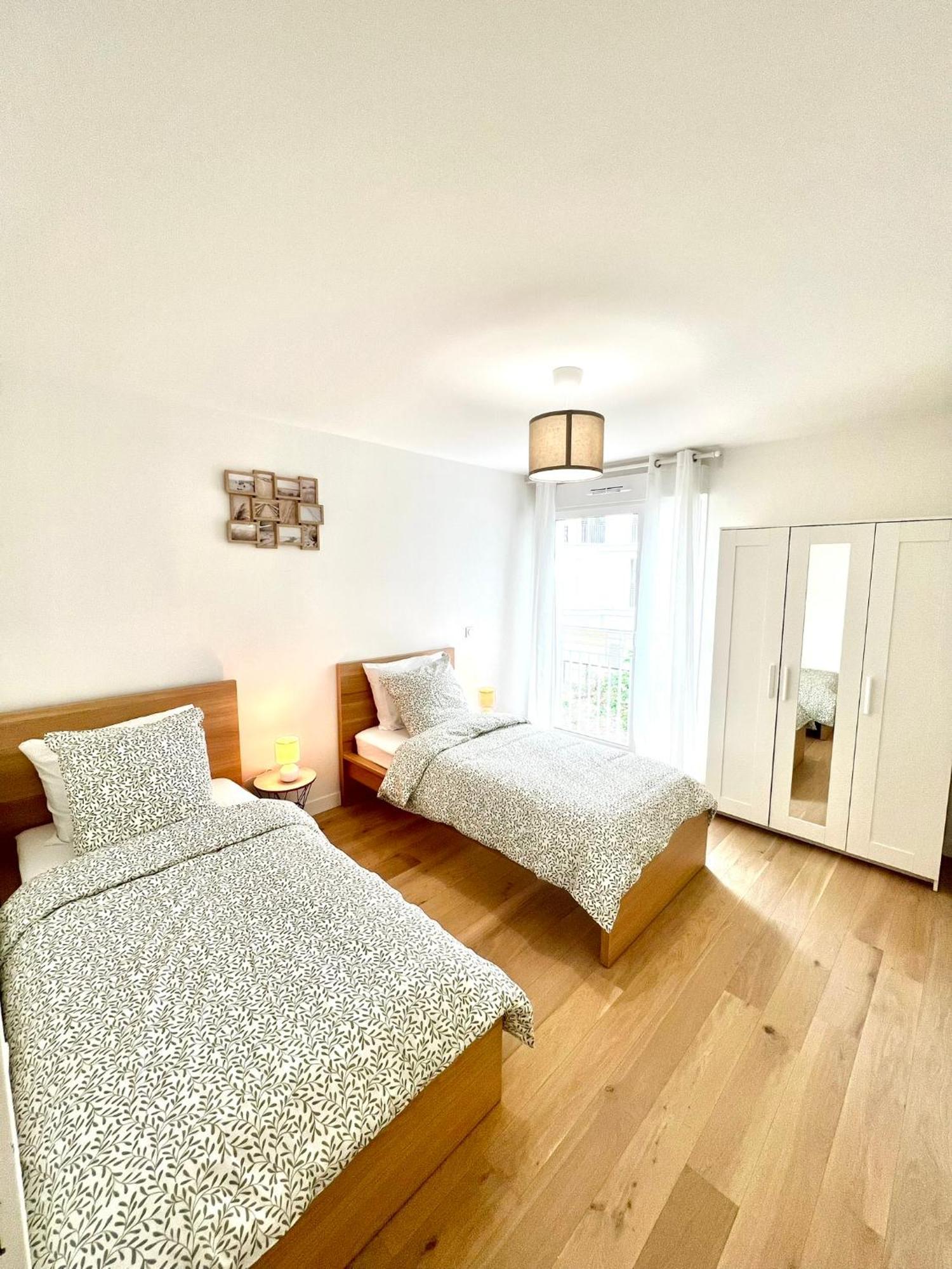 Appartement Neuf Et Spacieux Clichy Bagian luar foto