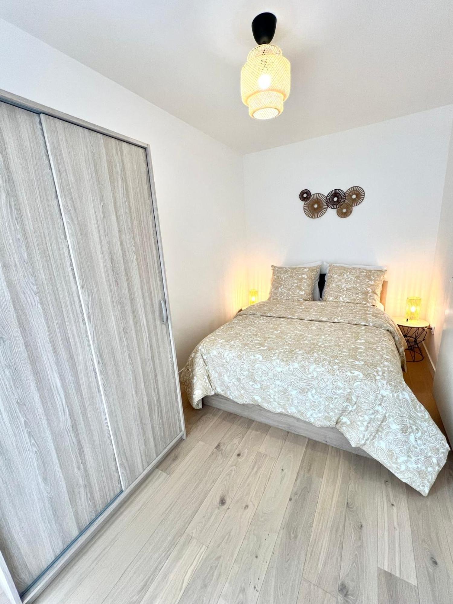 Appartement Neuf Et Spacieux Clichy Bagian luar foto