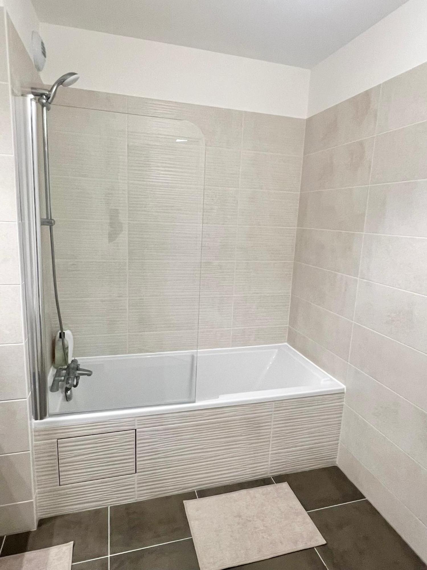 Appartement Neuf Et Spacieux Clichy Bagian luar foto