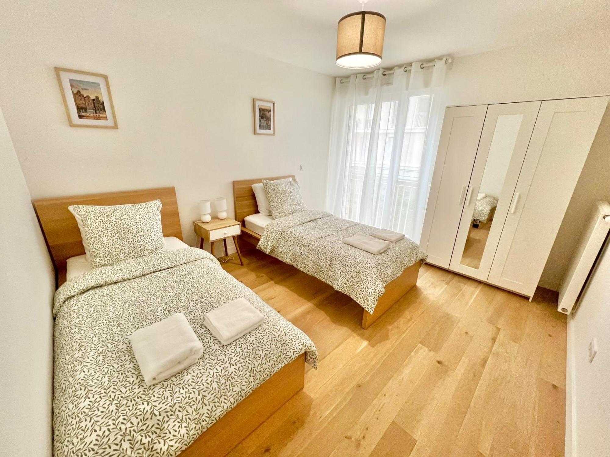 Appartement Neuf Et Spacieux Clichy Bagian luar foto